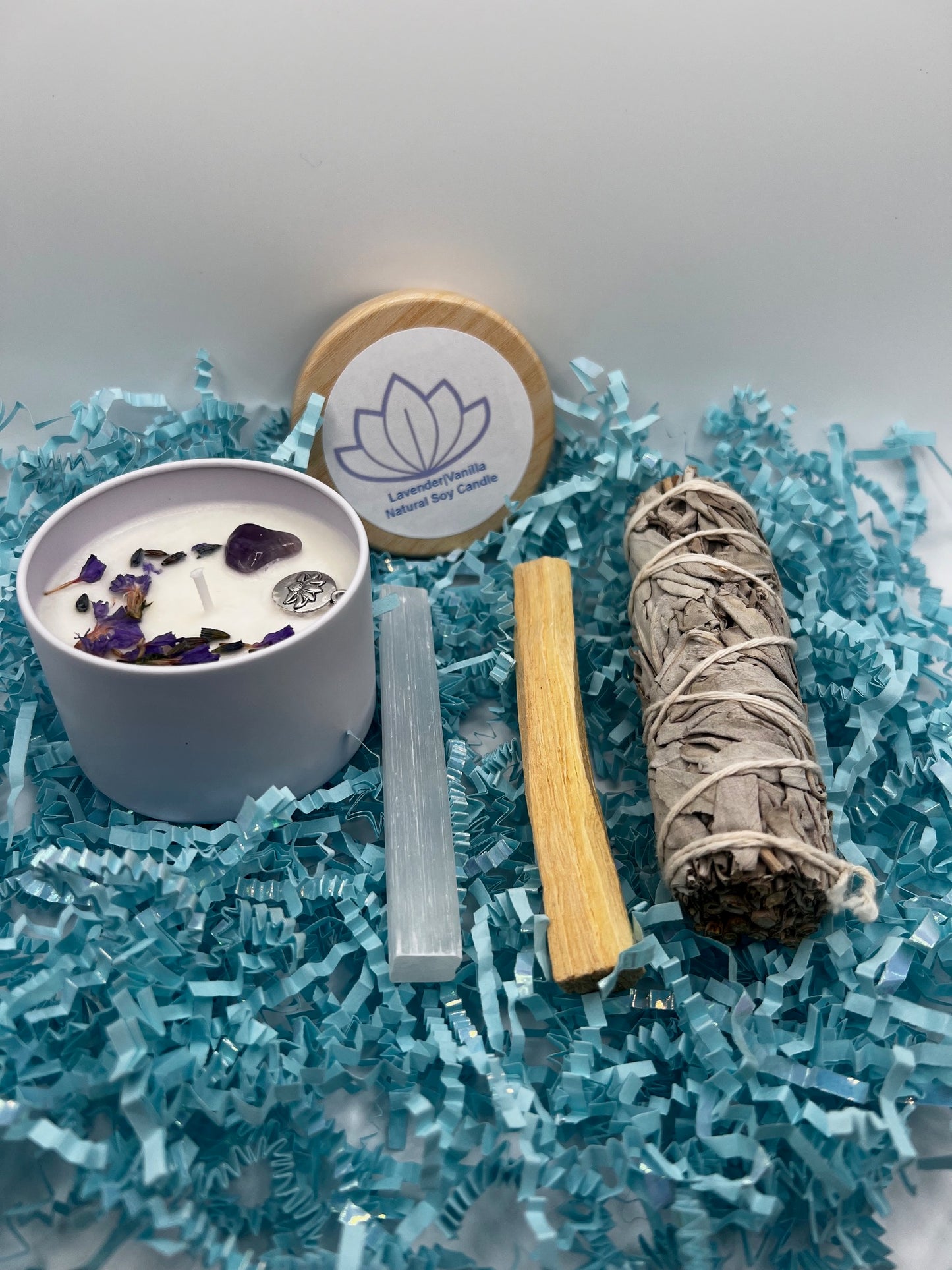 4 oz white lotus candle w/4" Selenite wand/palosanto/sage